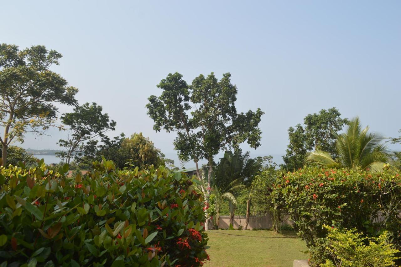 Villa Les 3 Oisillons Kribi Bagian luar foto