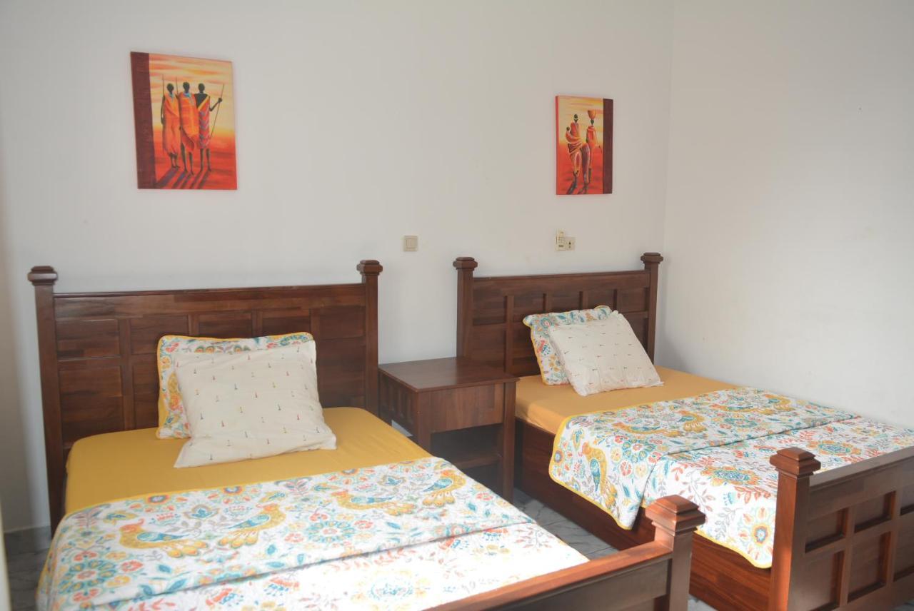 Villa Les 3 Oisillons Kribi Bagian luar foto