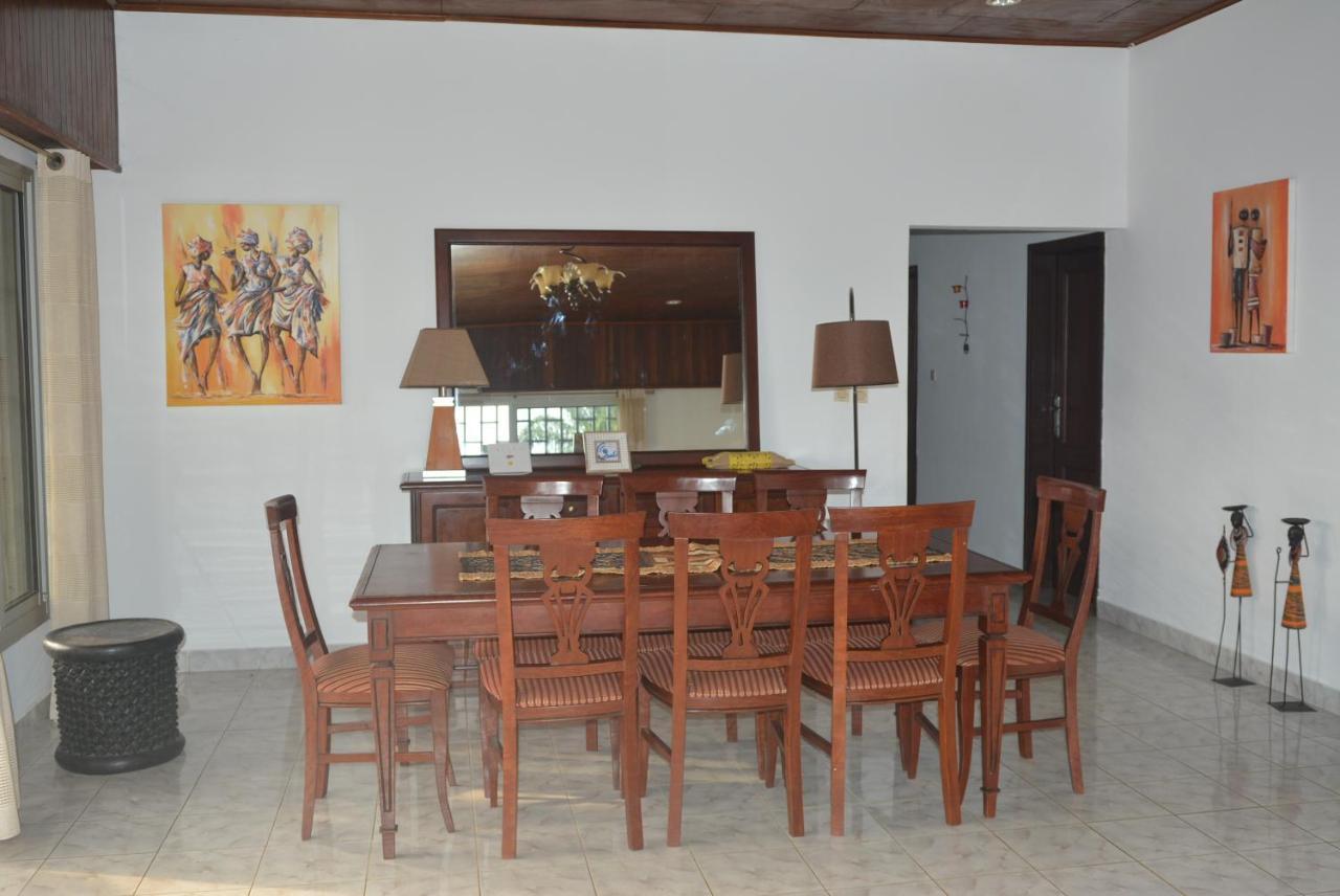 Villa Les 3 Oisillons Kribi Bagian luar foto