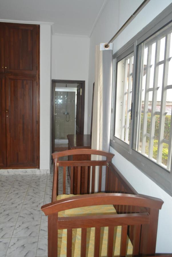Villa Les 3 Oisillons Kribi Bagian luar foto