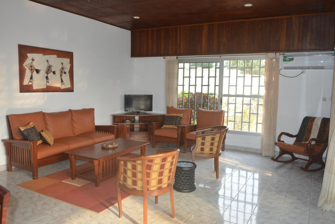 Villa Les 3 Oisillons Kribi Bagian luar foto