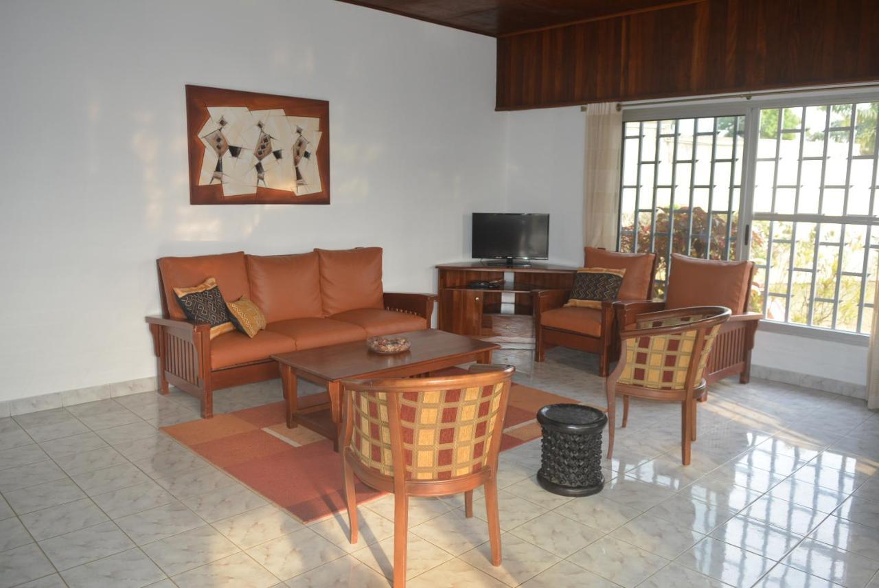 Villa Les 3 Oisillons Kribi Bagian luar foto