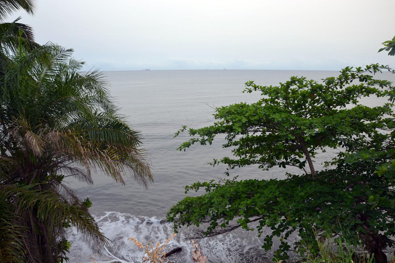 Villa Les 3 Oisillons Kribi Bagian luar foto