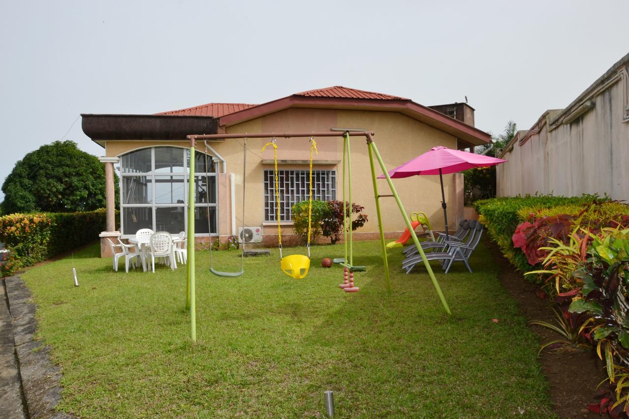 Villa Les 3 Oisillons Kribi Bagian luar foto